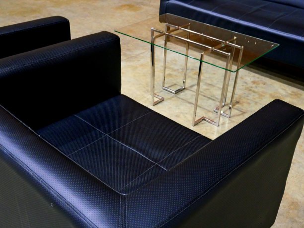 皮沙发w/剪裁路径图片下载