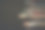 在背景上画画笔。图片下载