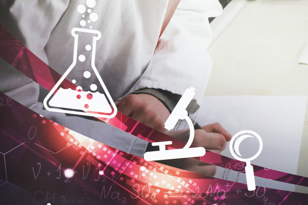 在实验室工作的化学家图片下载