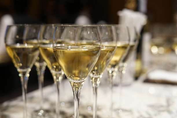 时尚的酒杯形象图片下载