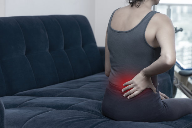 女人背痛图片下载