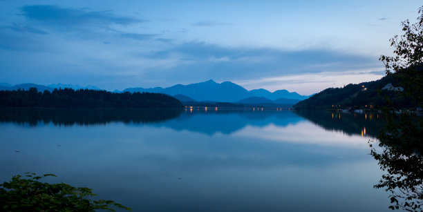 湖蓝色的小时图片下载