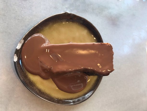 塞巴斯蒂安蛋糕图片下载