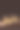 两杯威士忌加冰块，放在木板上。图片下载