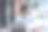 亚洲商人在办公室用笔记本电脑和文件工作。数字工作流在线商务生活理念。图片下载