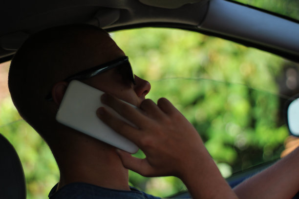 不要开车和使用电话图片下载