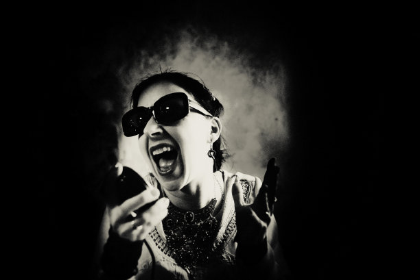 是的——一个神圣的声音图片下载