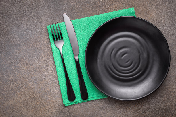 黑色盘子刀叉图片下载