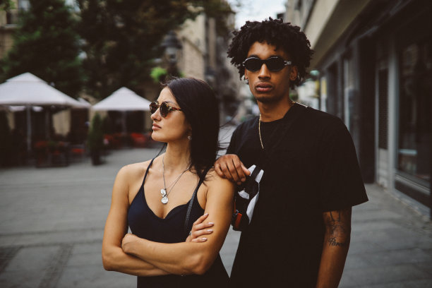 青年文化街头风情画像图片下载