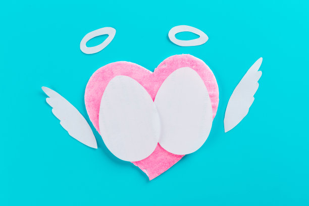 两个蛋不如一对相爱的人图片下载