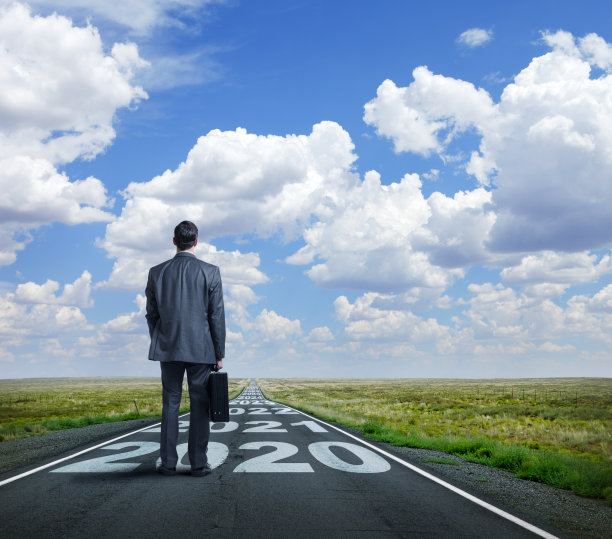 商人站在漫长的道路上，从2020年开始画了一系列的年份图片下载