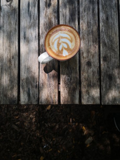 一杯热拿铁咖啡图片下载