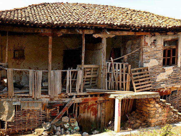 非常古老的马其顿村庄的房子图片下载