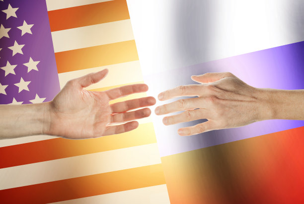 在背景的衬托下，两只手向对方伸展。汉图片下载