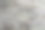 天然纹理的老树无树皮开裂。上面放一块旧木板。图片下载