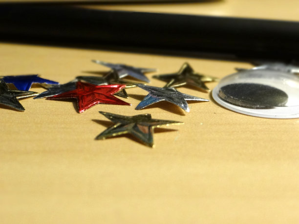 桌子上的项目图片下载