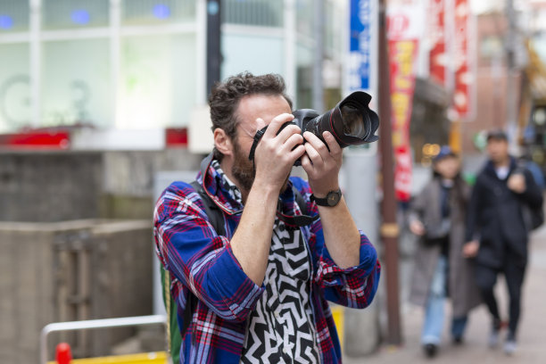 游客在东京拍照图片下载