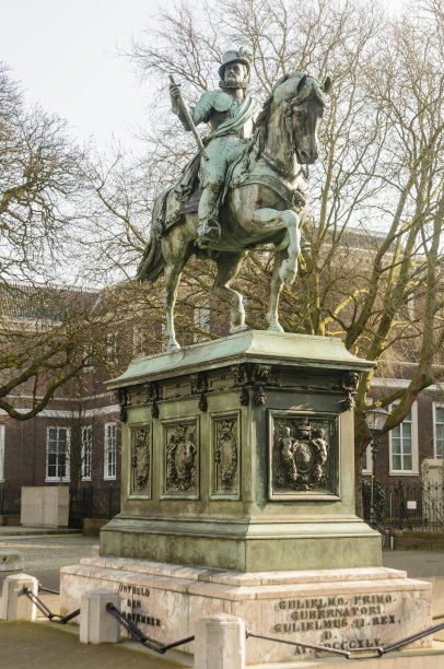 威廉王子的雕像，在皇家宫殿外，海牙图片下载
