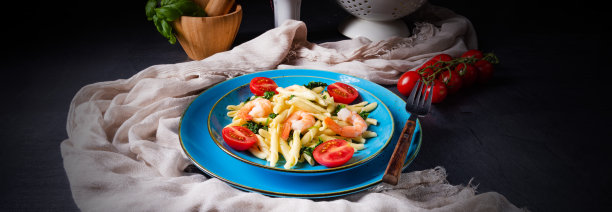 菠菜虾意大利面图片下载