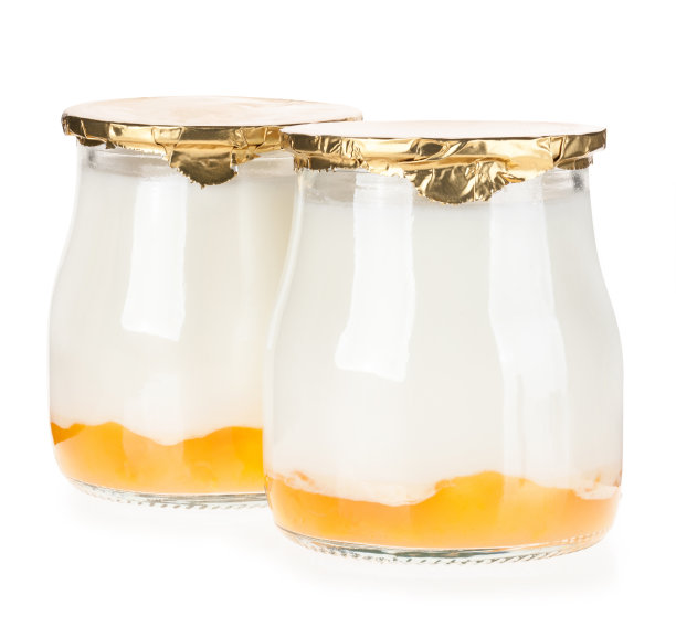 酸奶与水果，果酱孤立在白色背景与剪切路径图片下载