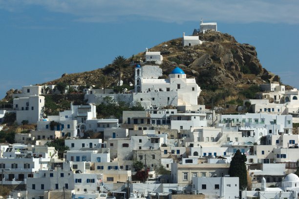 希腊,Ios赫拉。山上有三个小教堂。图片下载