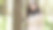 美丽年轻的黑发女人摆姿势和微笑在森林公园。户外时尚写真魅力中国时尚女士黑色长发。情感、人、美、生活理念。图片下载