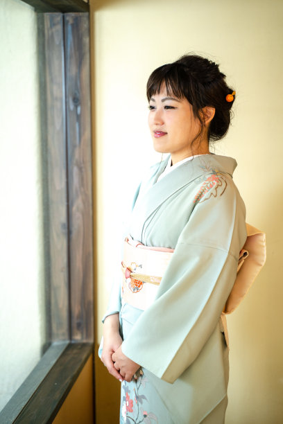妇女和服图片下载