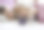 小女孩躺在床上，闹钟响了。新的一天开始了图片下载