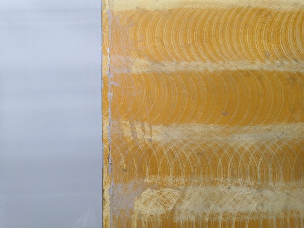 营养部翻新，自流平环氧地坪。用镘刀涂抹自流平剂。自流平环氧树脂。用水泥地面的混合物弄平图片下载