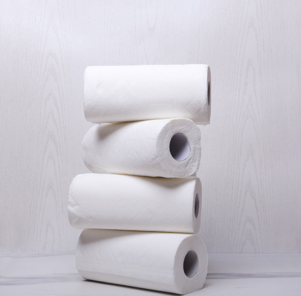 一堆白纸巾。清洁柔软的纸张，用于除尘图片下载