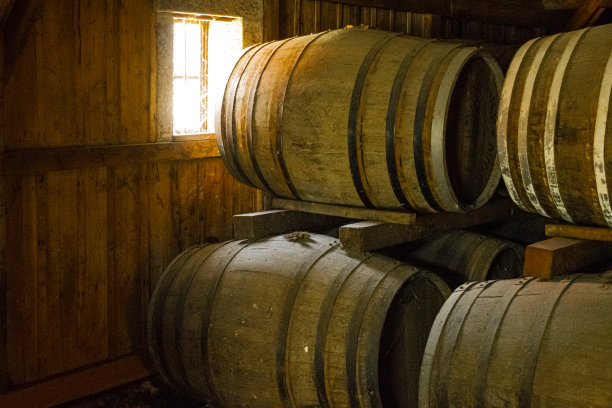 威士忌桶图片下载