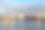 埃及赫尔加达海港的白色游艇。红海上有旅游船的港口素材图片