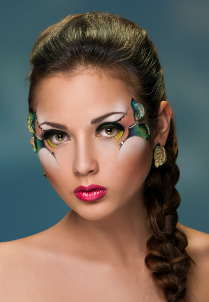 辫子的女孩图片下载