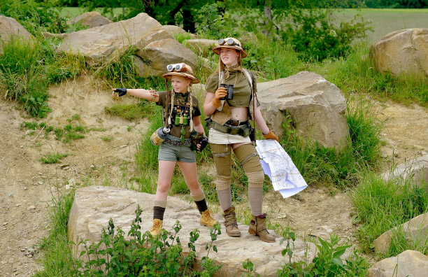 年轻探险者图片下载