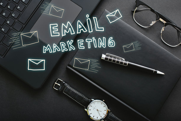 新的想法。办公桌的短镜头。市场营销观念图片下载