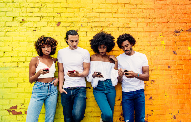 一群朋友一起在纽约度过时光图片下载