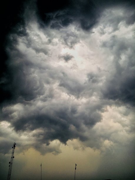 乌云密布图片下载