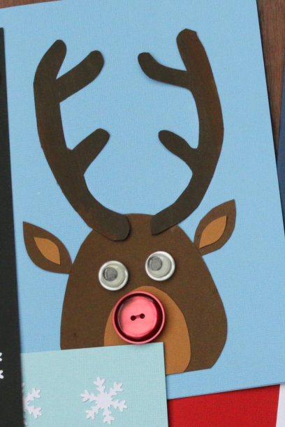 图片自制DIY简单的圣诞卡设计剪纸雪花，驯鹿纽扣和如何使圣诞老人圣诞贺卡的想法，快乐的节日，手工圣诞卡图片下载