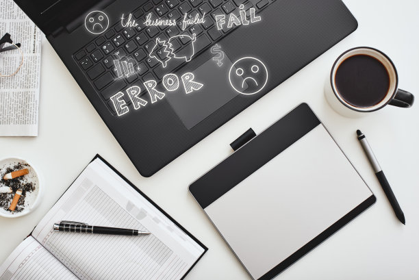 改进的时候了。办公桌的短镜头。营销失败的概念图片下载