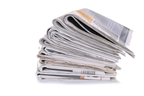 桌上放着报纸图片下载