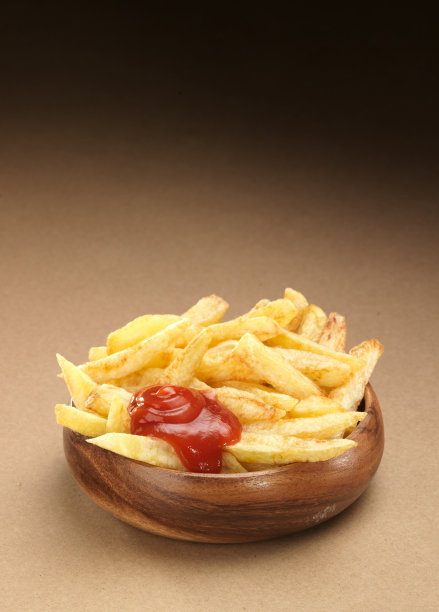 木碗里的炸薯条图片下载