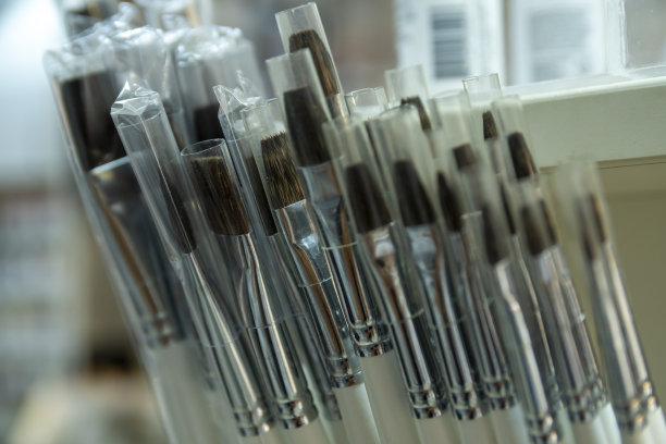 艺术家的画笔在艺术商店。图片下载