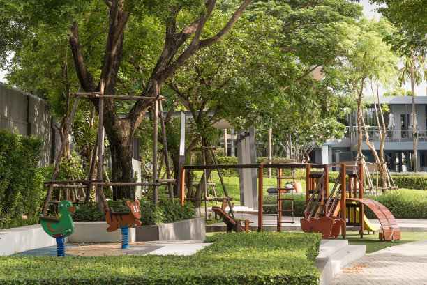 儿童的游乐场。图片下载