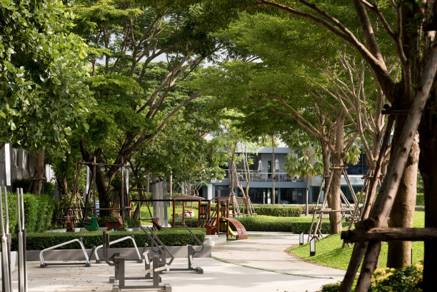 儿童的游乐场。图片下载