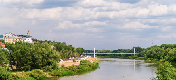 城市与河流图片下载