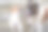 年轻顽皮的狗咆哮散步和玩好玩的杰克罗素梗宠物和侵略性的曼谷狗在室外花园在房子图片下载