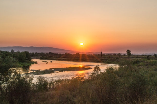 日落在河图片下载
