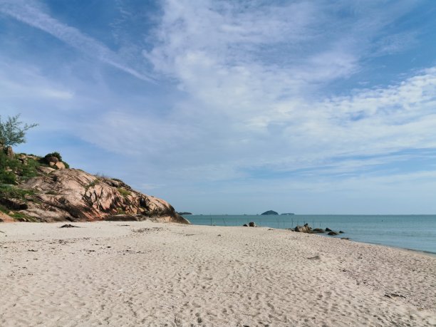 风景、海滩、自然、度假、海、沙、海岸、水、天空、假日、蓝色、海浪、自然、放松、海洋、放松、云、风景、美丽、观赏、山、热带、砖、阳光、欧洲、黑色、金属、装饰、交通、插图、拍品图片下载