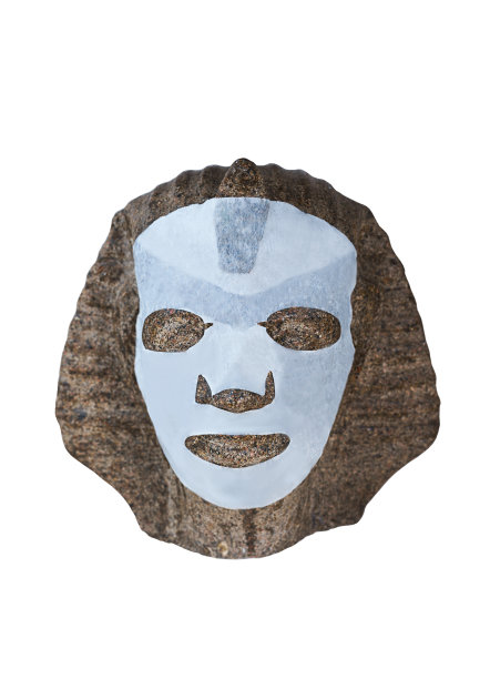 皮肤护理用面膜平躺在白色背景上，俯视图。图片下载