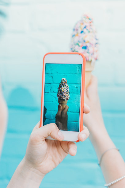 用手机拍冰淇淋图片下载